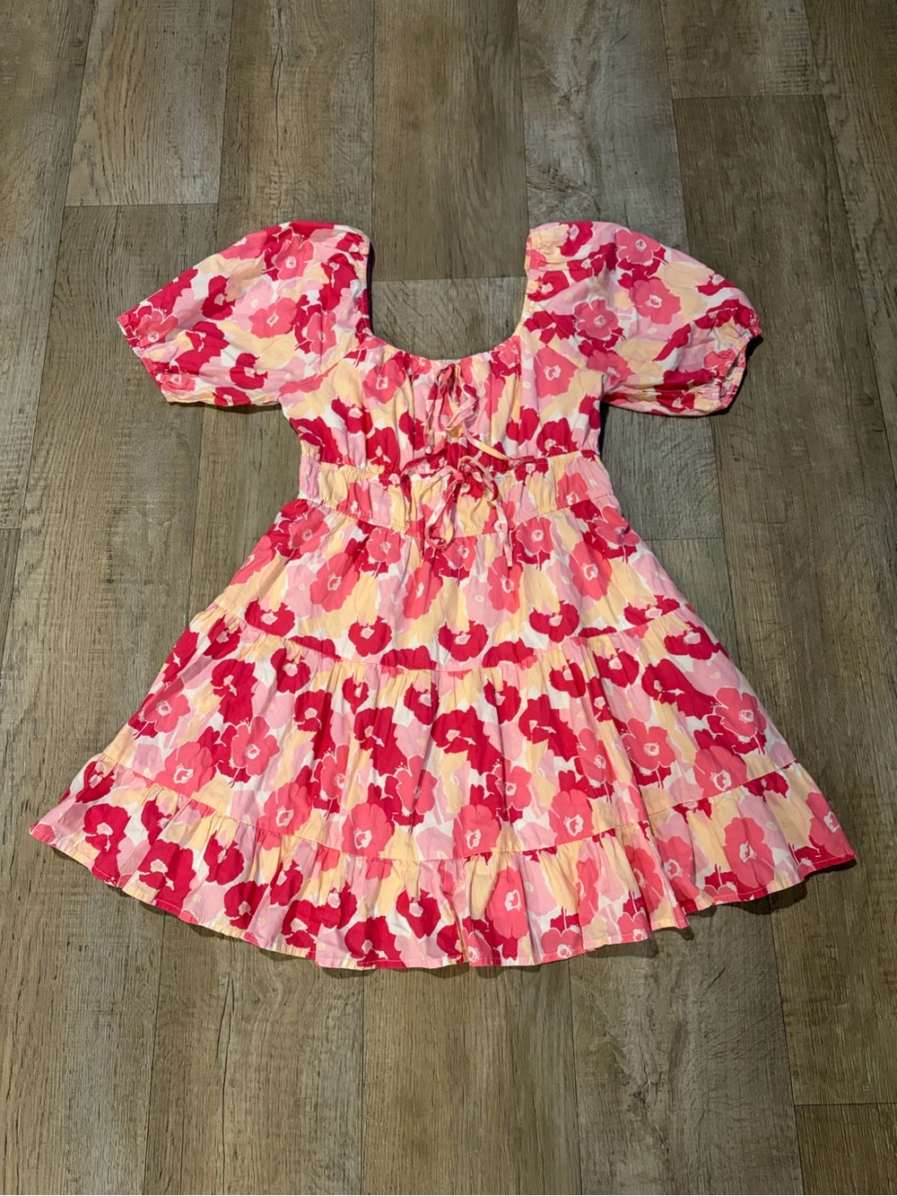 Pink Floral Mini Dress with Puff-Sleeves. Size Large Summer Vacation